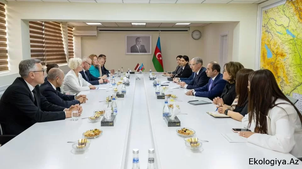 Muhtar Babayev Letonya Seym Başkanı ile COP29 hazırlıklarını görüştü
