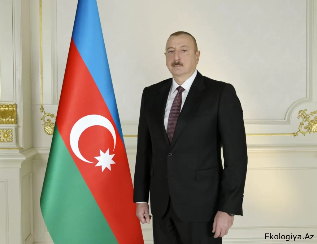 Cumhurbaşkanı İlham Aliyev İslamabad'daki ulusal anıtı ziyaret etti